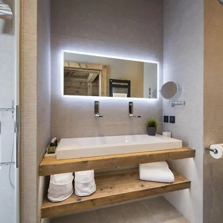Luxurious Alpine Sanctuary At The Matterhorn *